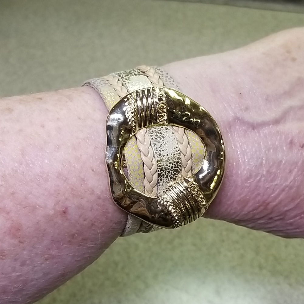 Bracelet magnet hold gold/Beige tone